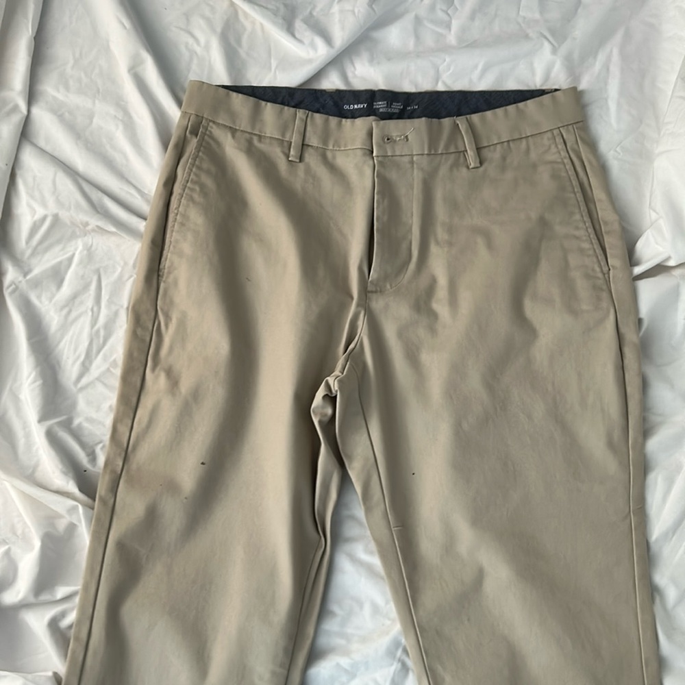Old Navy men’s straight built-in flex jeans. Color, beige, size 34x34.